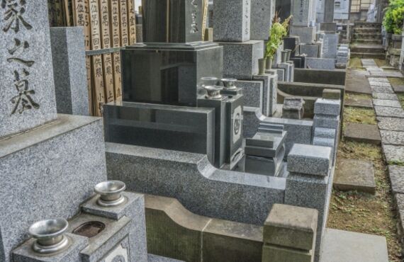大野城市での墓石クリーニングをお探しの方はクリーンスタイルにお任せください。お墓のキレイを保ちます。